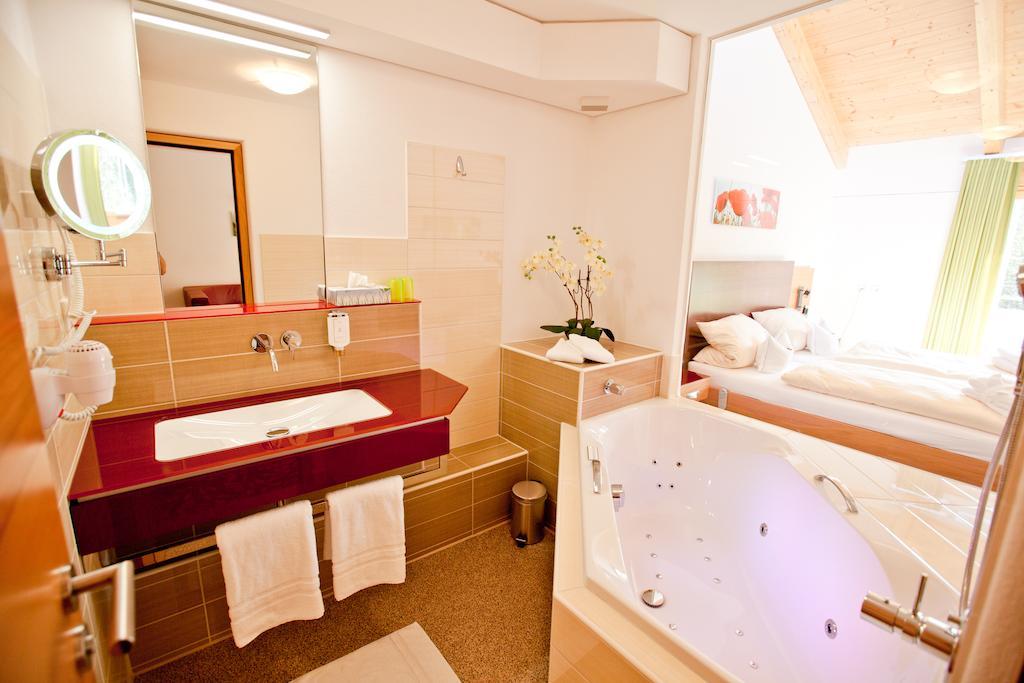 Hotel Und Appartementhof Waldeck Bad Füssing Rum bild