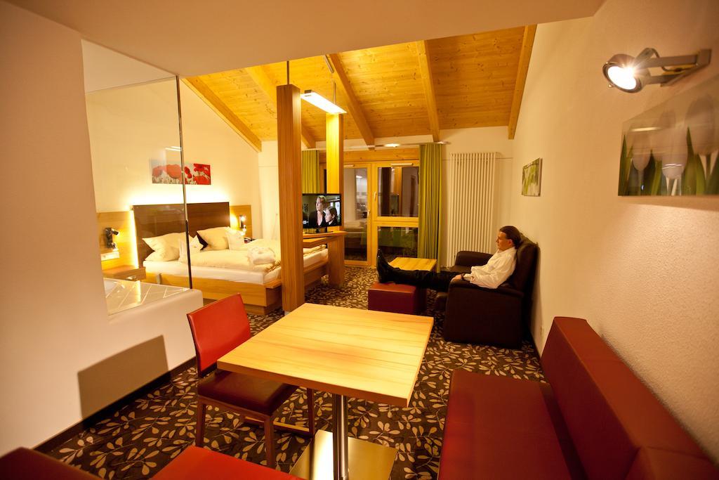 Hotel Und Appartementhof Waldeck Bad Füssing Exteriör bild