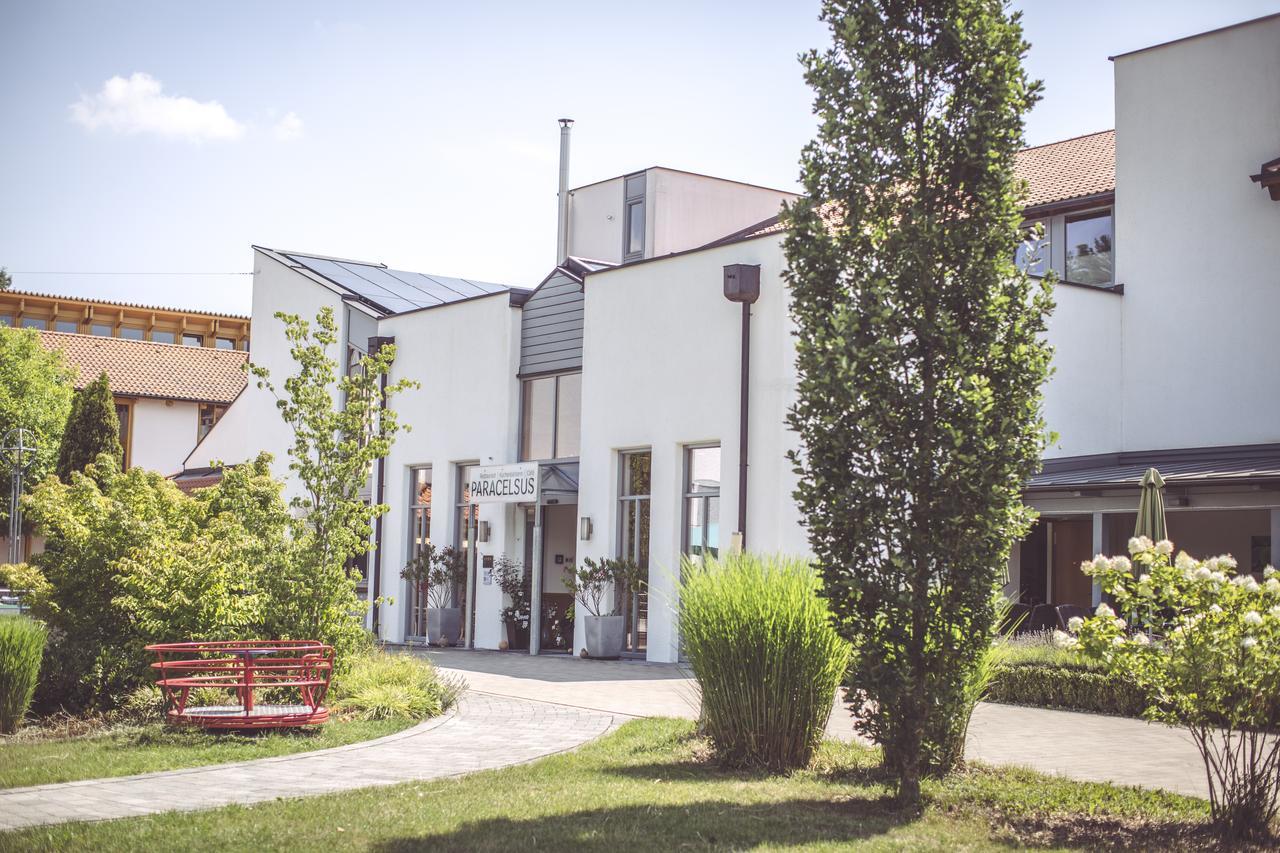 Hotel Und Appartementhof Waldeck Bad Füssing Exteriör bild
